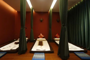 济南泰式按摩的被动瑜伽：当身体被折叠成诗